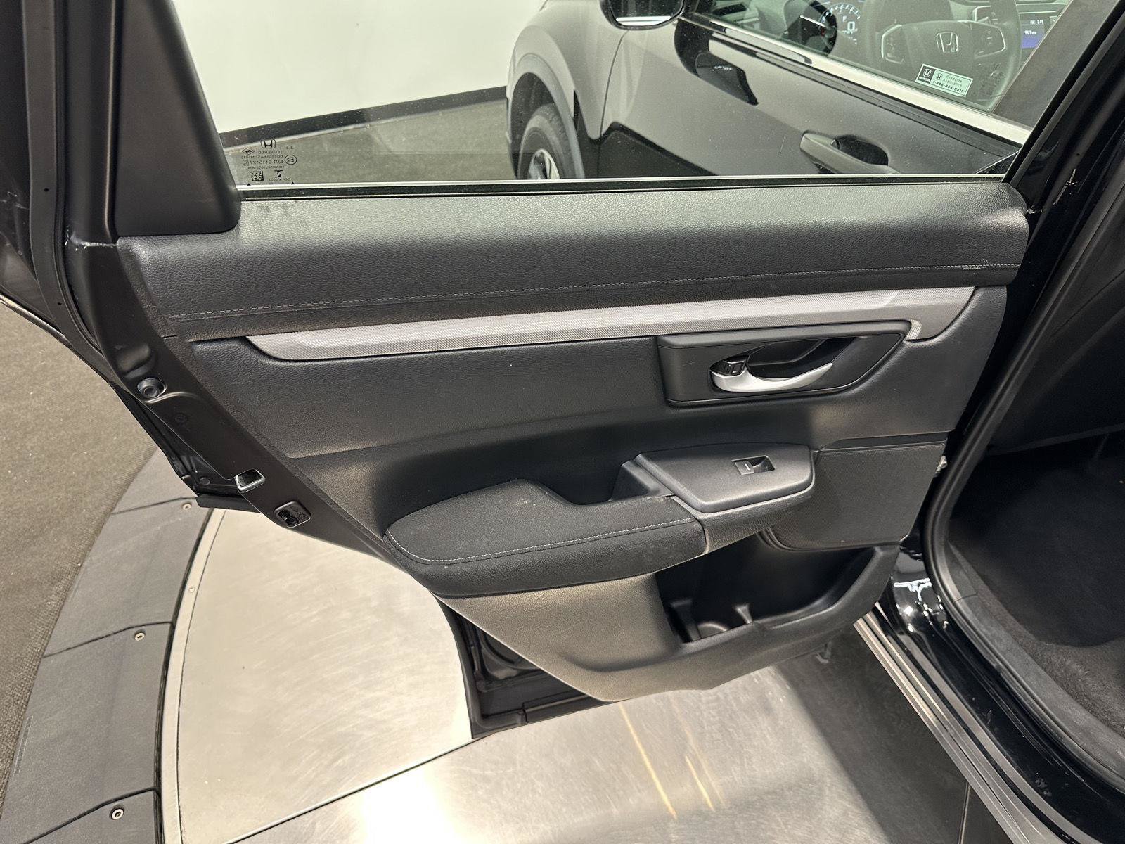 Used 2019 Honda CR-V LX image 21