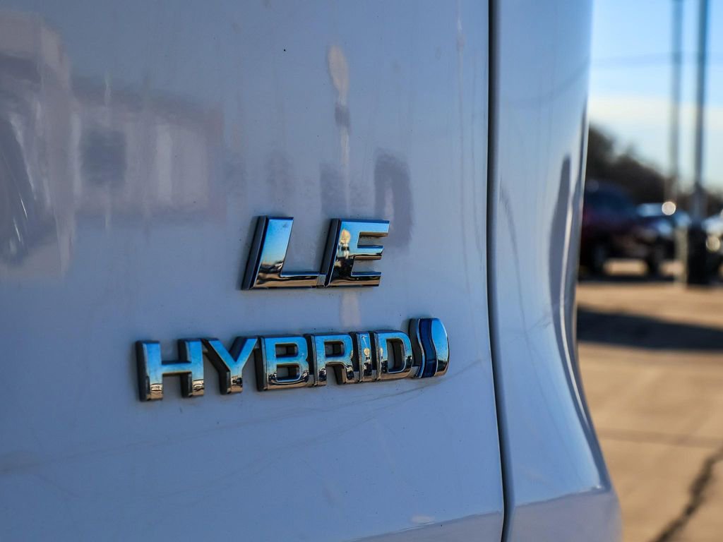 Used 2022 Toyota RAV4 LE image 13