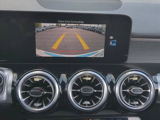Used 2023 Mercedes-Benz GLB 250 4MATIC image 13