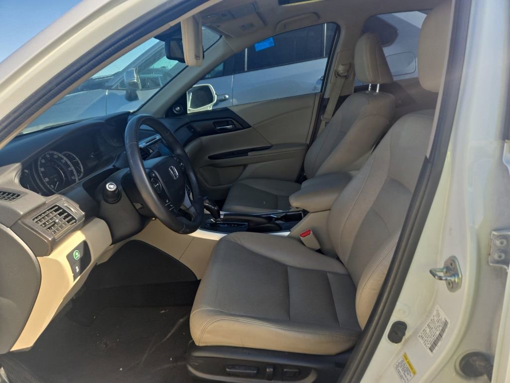 Used 2014 Honda Accord Touring image 11