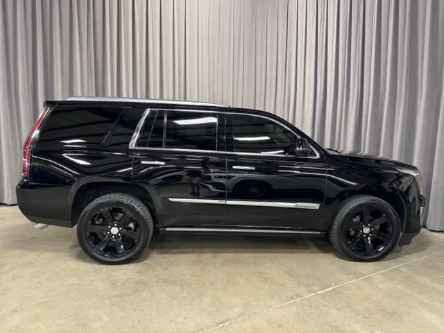 Used 2016 Cadillac Escalade Premium AWD/4WD image 4