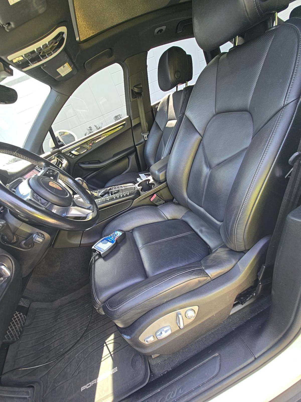 Used 2018 Porsche Macan Sport Edition AWD/4WD image 6