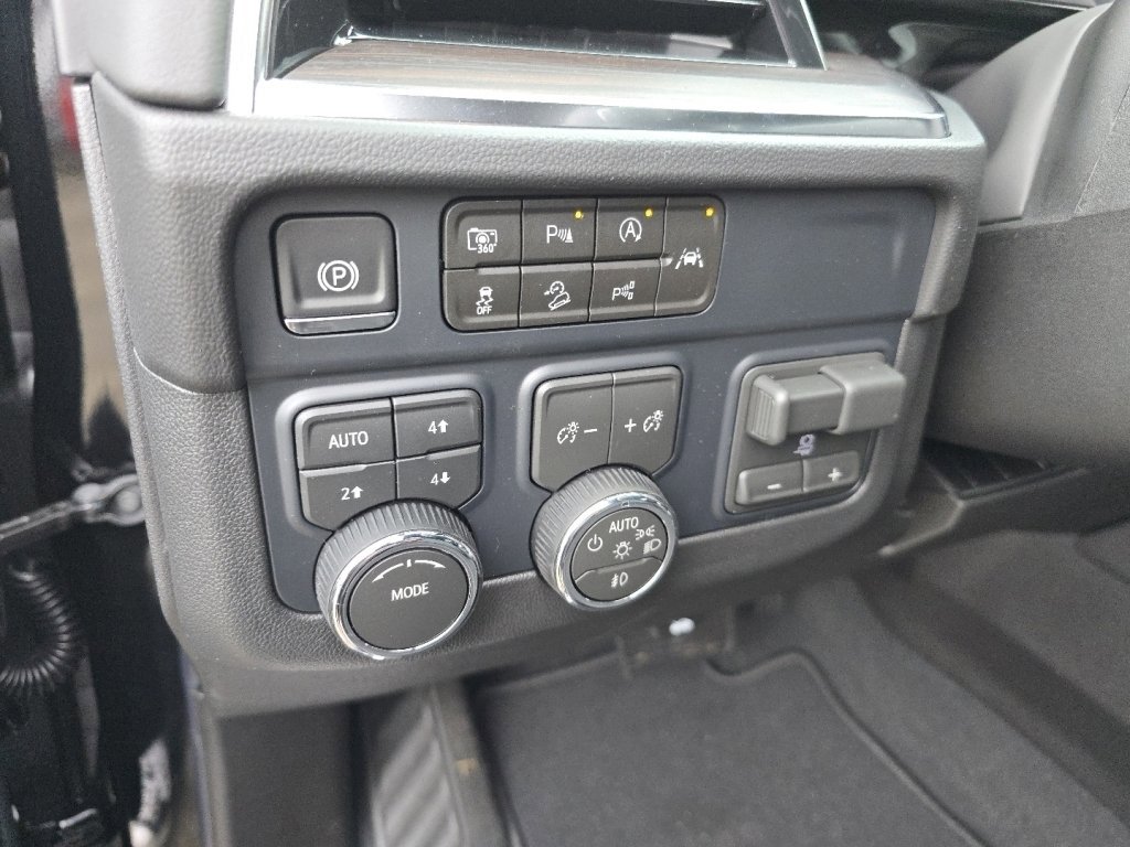 New 2026 Chevrolet Suburban LT w/ Comfort Package image 5