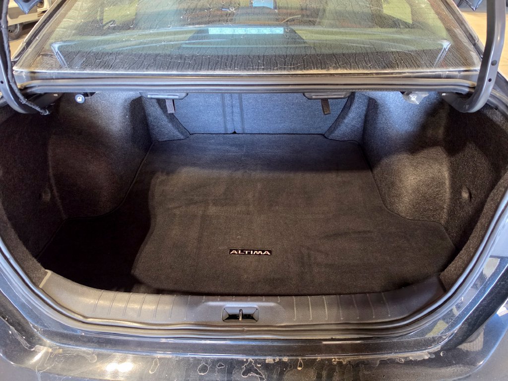 Used 2024 Nissan Altima 2.5 SV FWD image 8
