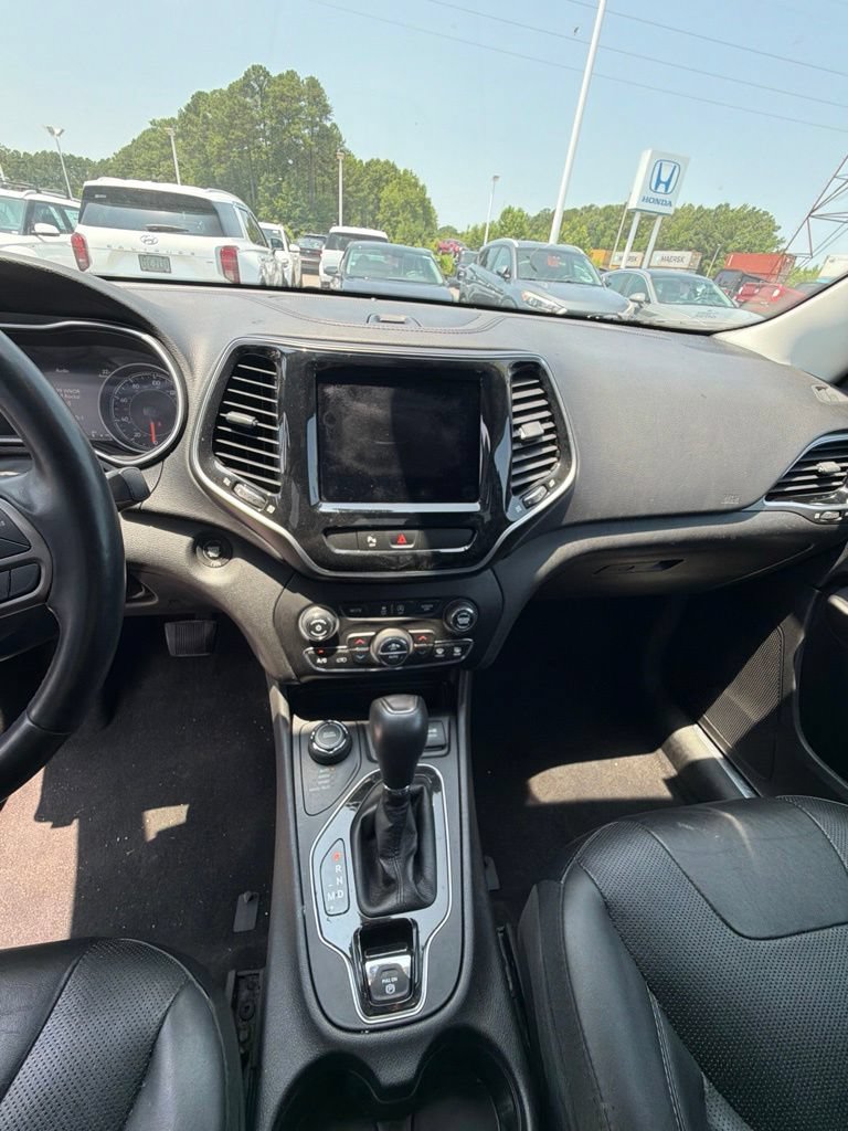Used 2019 Jeep Cherokee Limited AWD/4WD image 14