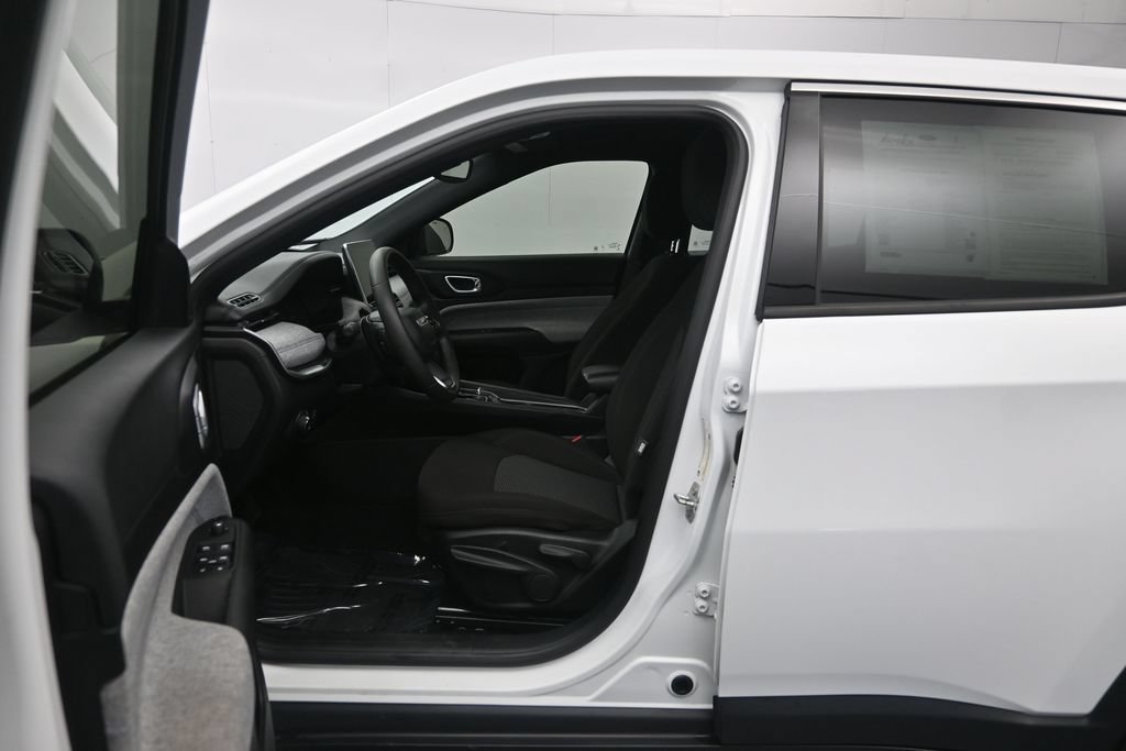 Used 2024 Jeep Compass Sport AWD/4WD image 19