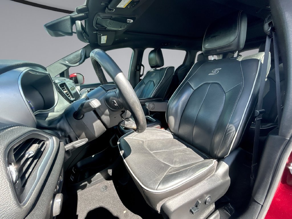 Used 2020 Chrysler Pacifica Limited FWD image 34