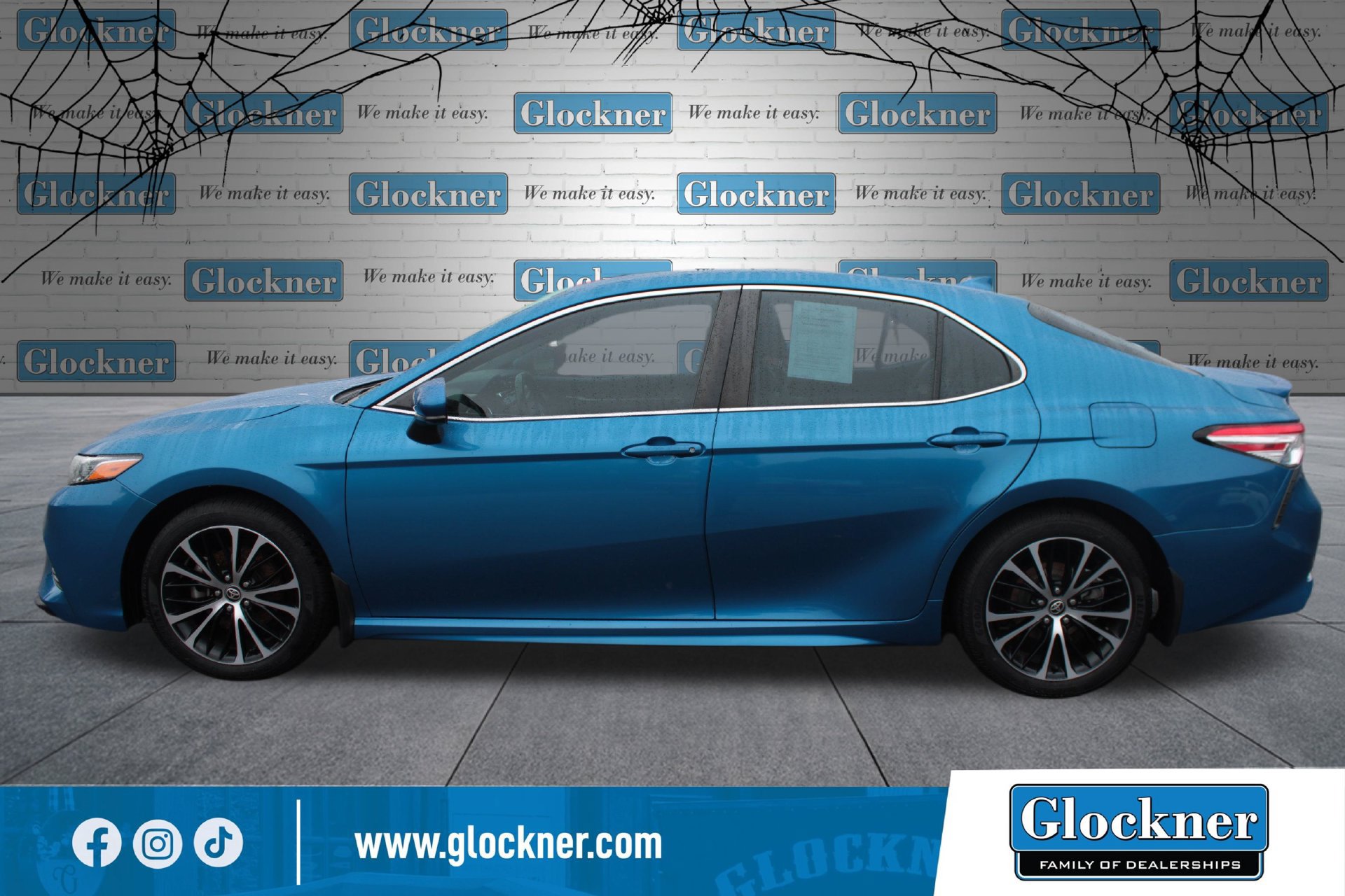 Used 2020 Toyota Camry SE FWD image 8