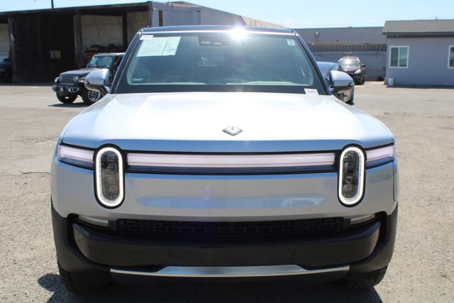 Used 2025 Rivian R1S Adventure AWD/4WD image 2