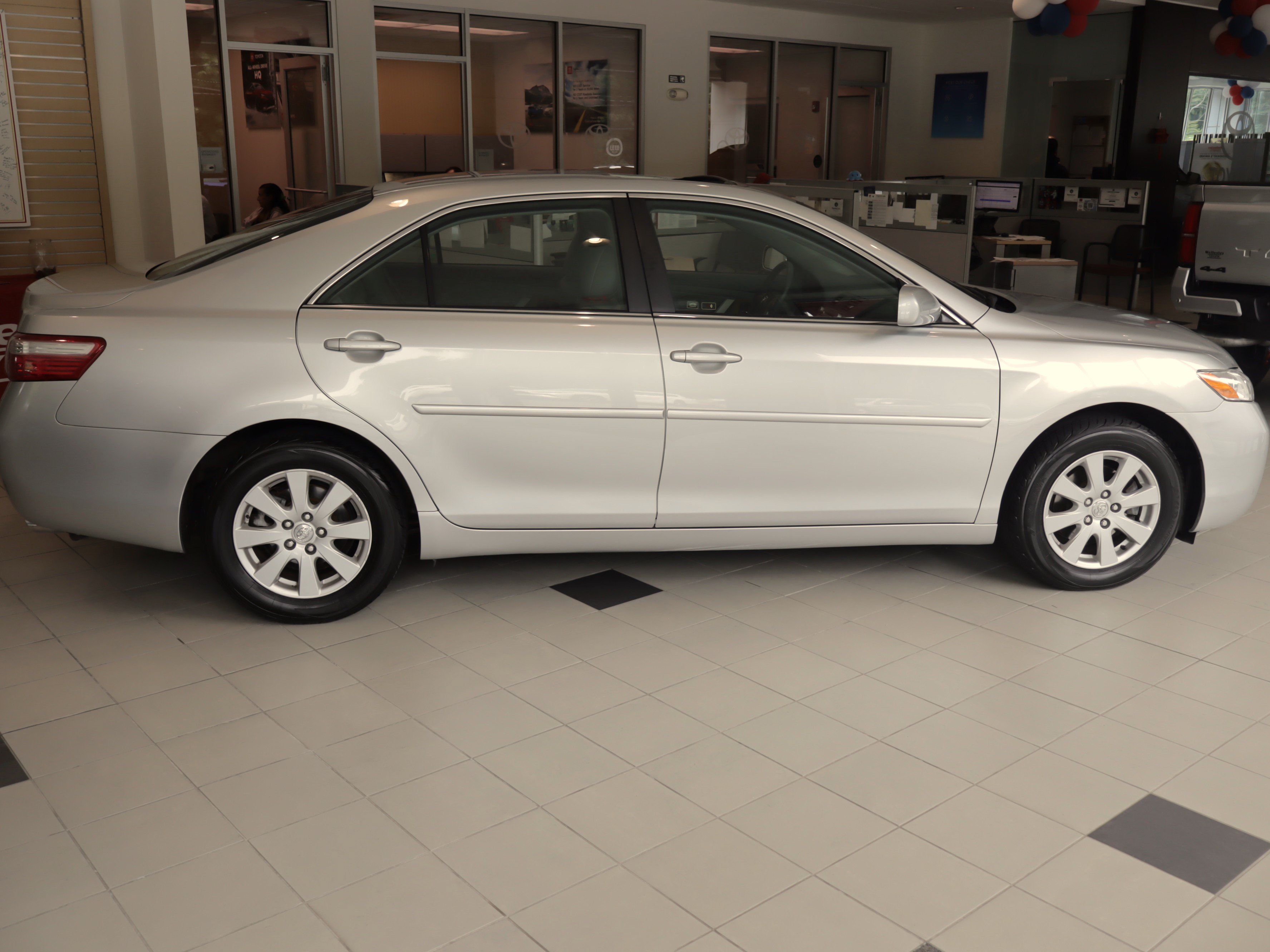 Used 2007 Toyota Camry XLE FWD image 7
