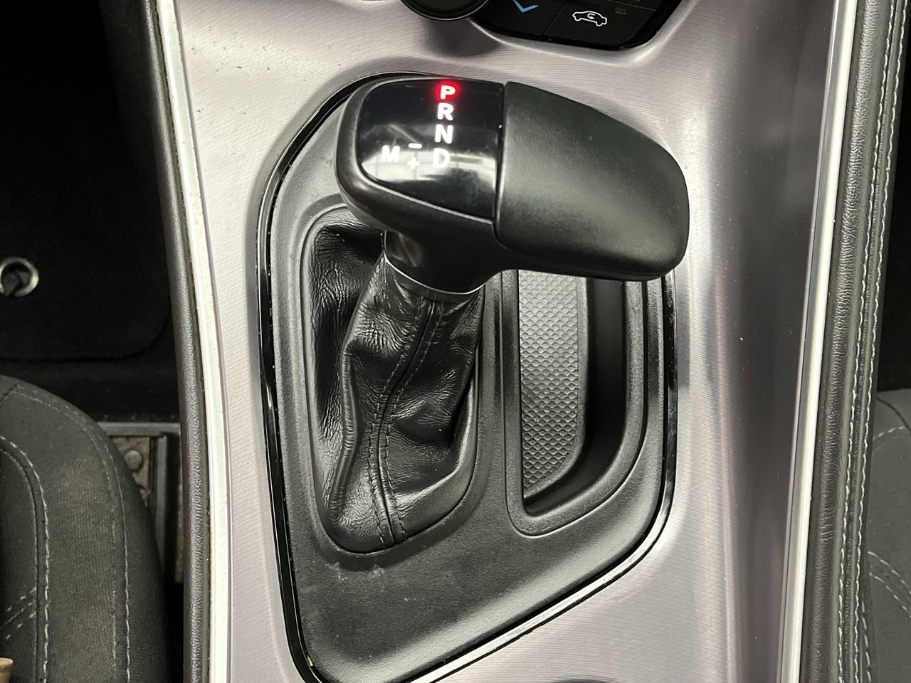 Used 2019 Dodge Challenger SXT w/ Driver Convenience Group RWD image 21