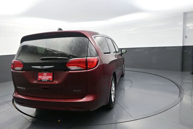 Used 2022 Chrysler Voyager LX FWD image 98