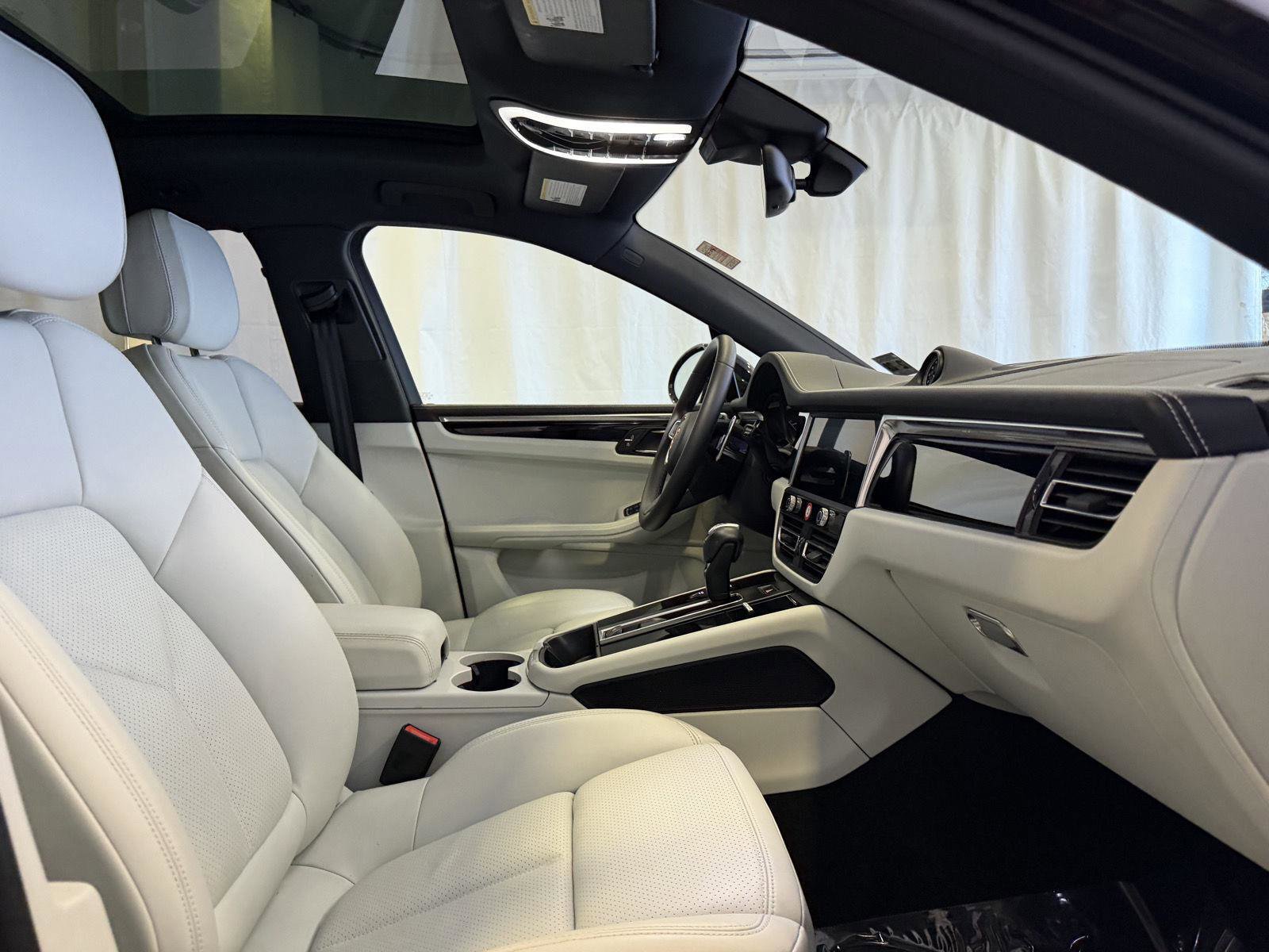 Used 2023 Porsche Macan S image 16