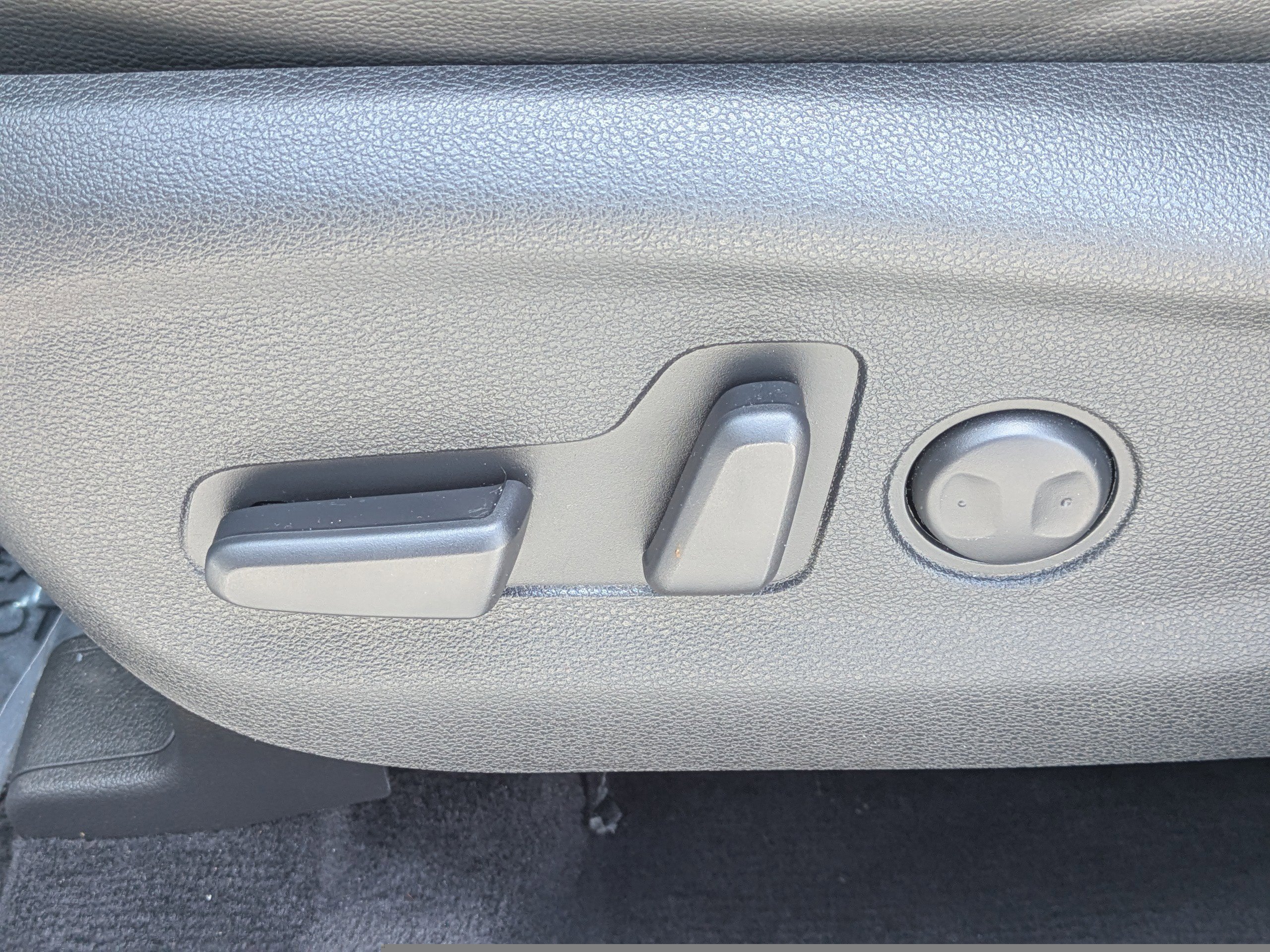 Used 2019 Hyundai Tucson Ultimate w/ Cargo Package FWD image 19