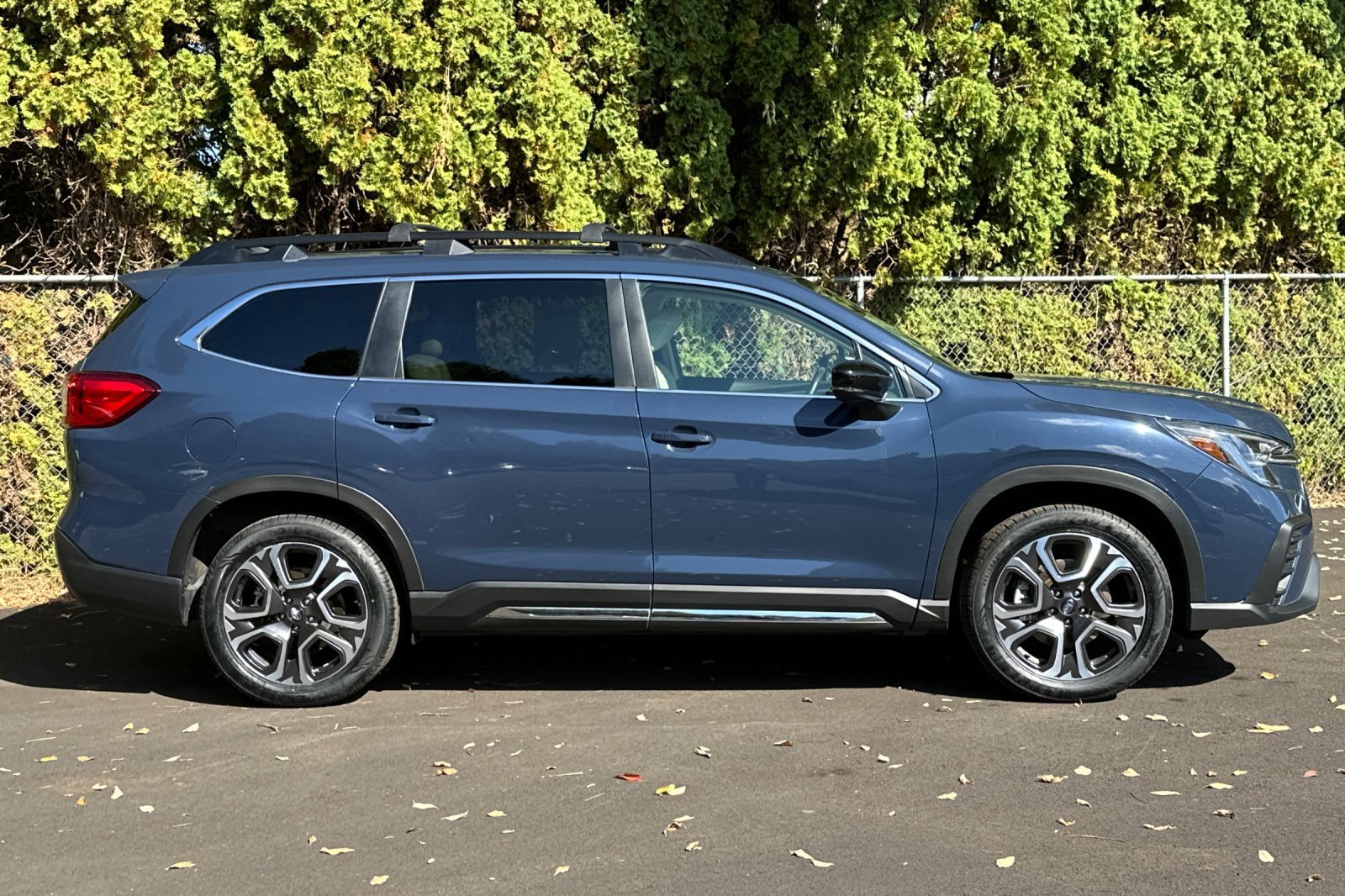 Used 2024 Subaru Ascent Limited image 3