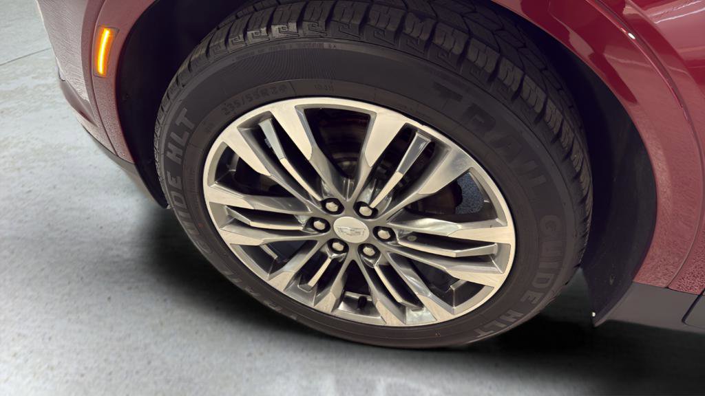 Used 2018 Cadillac XT5 Luxury w/ Driver Awareness Package image 10