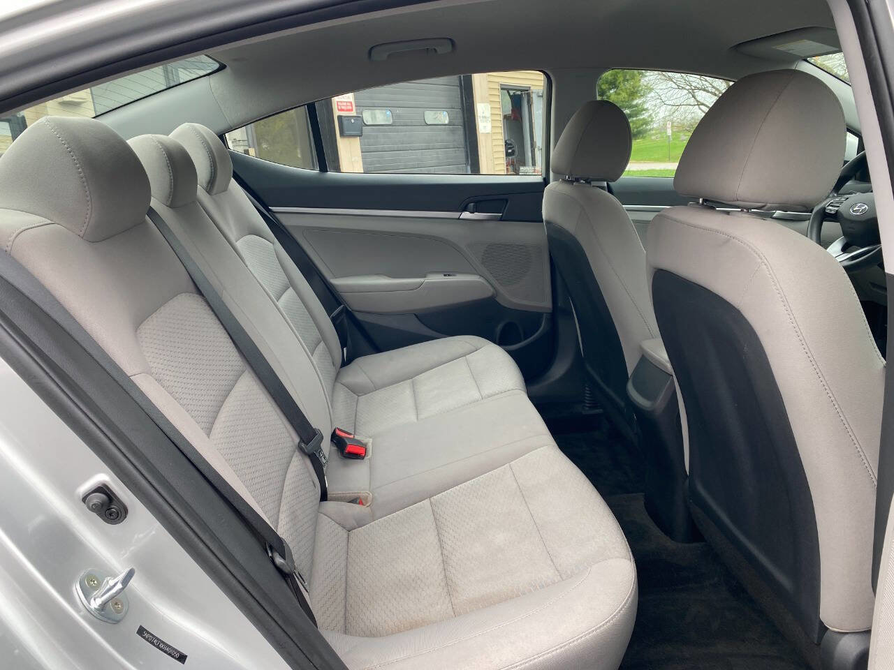 Used 2019 Hyundai Elantra SE image 25