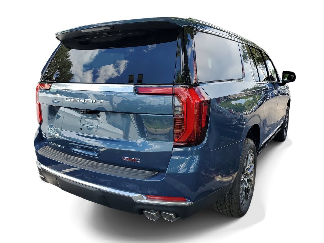 New 2026 GMC Yukon XL Denali w/ Denali Reserve Package RWD image 5