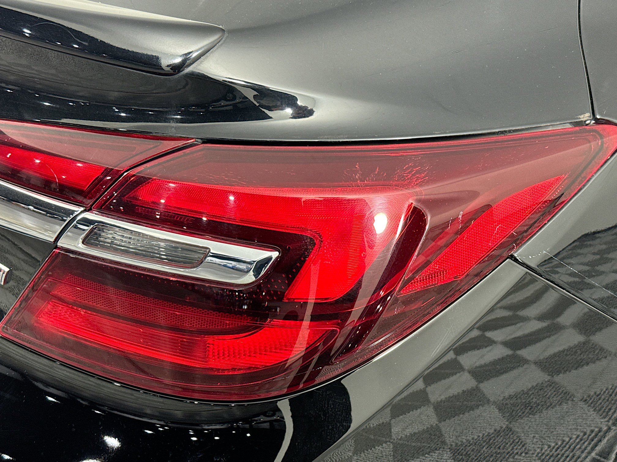 Used 2017 Buick Regal Sport Touring FWD image 32