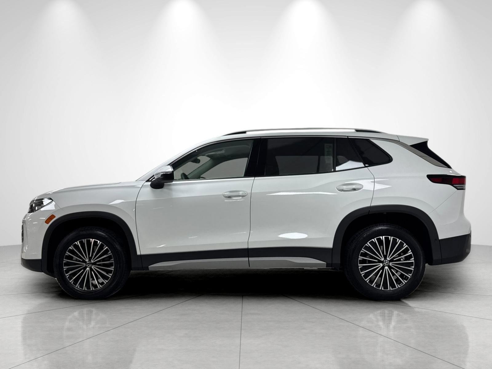 New 2026 Volkswagen Tiguan S AWD/4WD image 2
