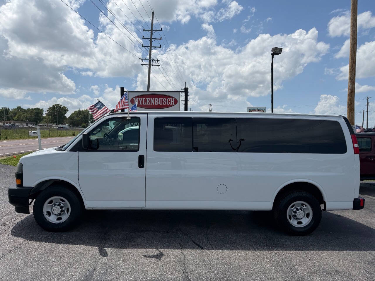 Used 2019 Chevrolet Express 3500 LS RWD image 1