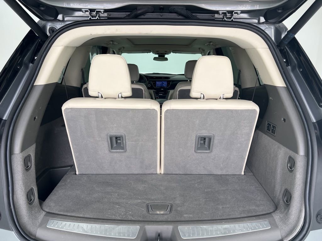 Used 2025 Cadillac XT6 Premium Luxury image 23