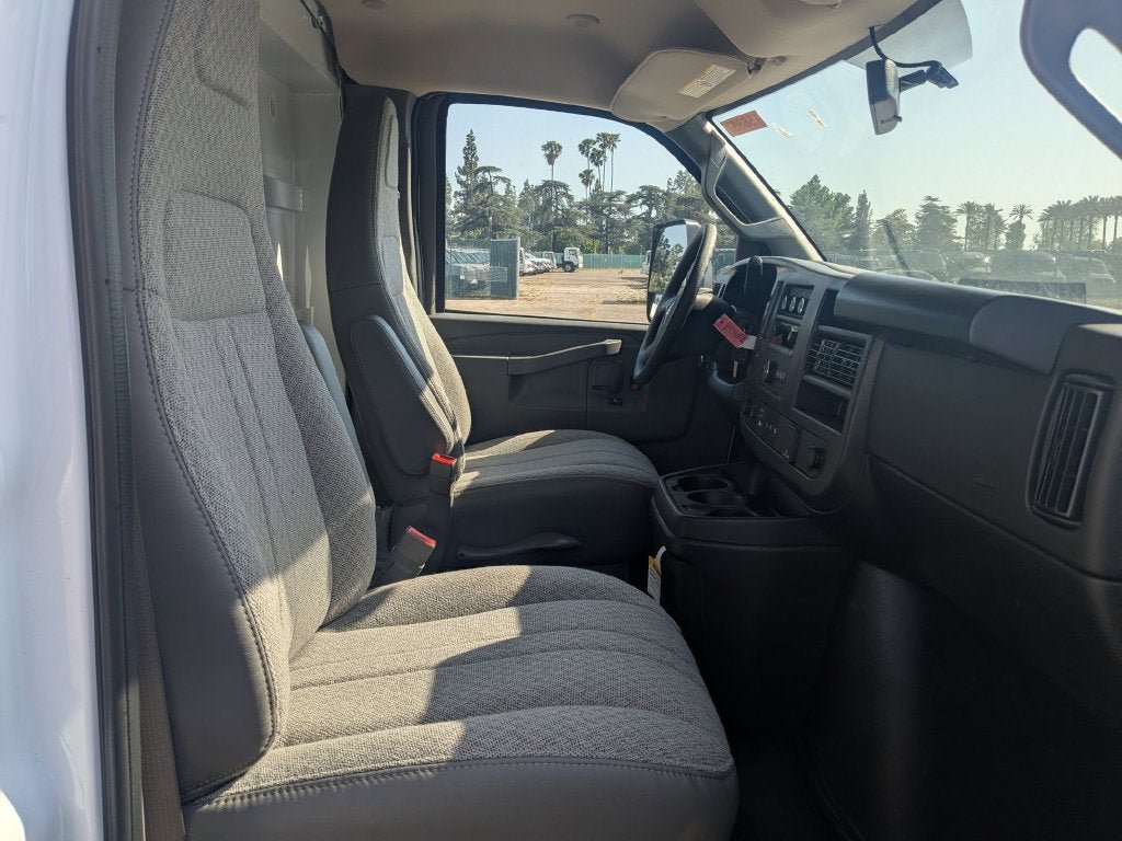 New 2026 GMC Savana 3500 w/ Power Convenience Package RWD image 18