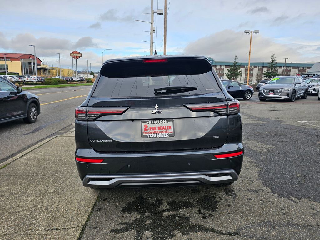 New 2026 Mitsubishi Outlander SE image 6