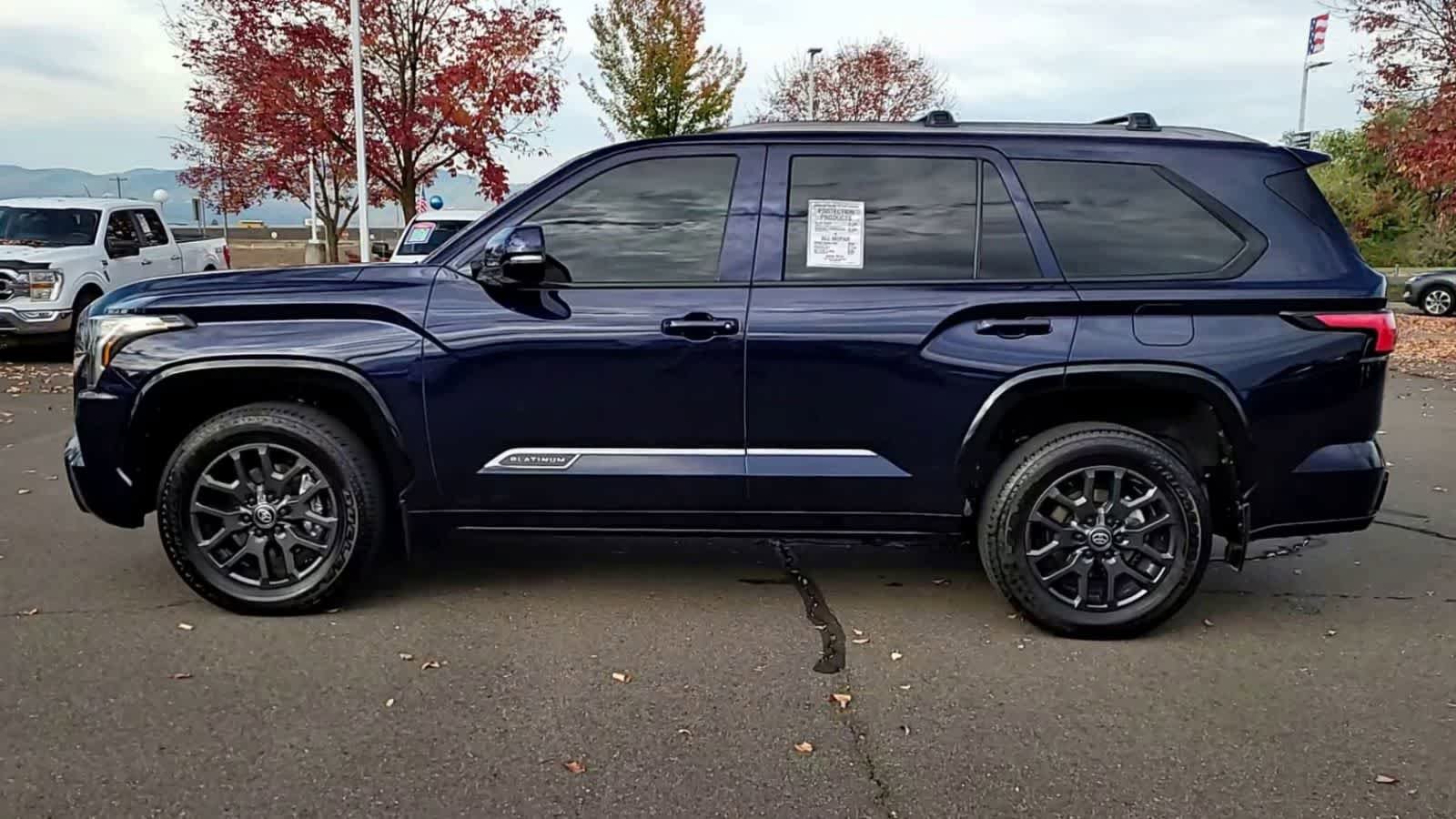 Used 2025 Toyota Sequoia Platinum AWD/4WD image 5