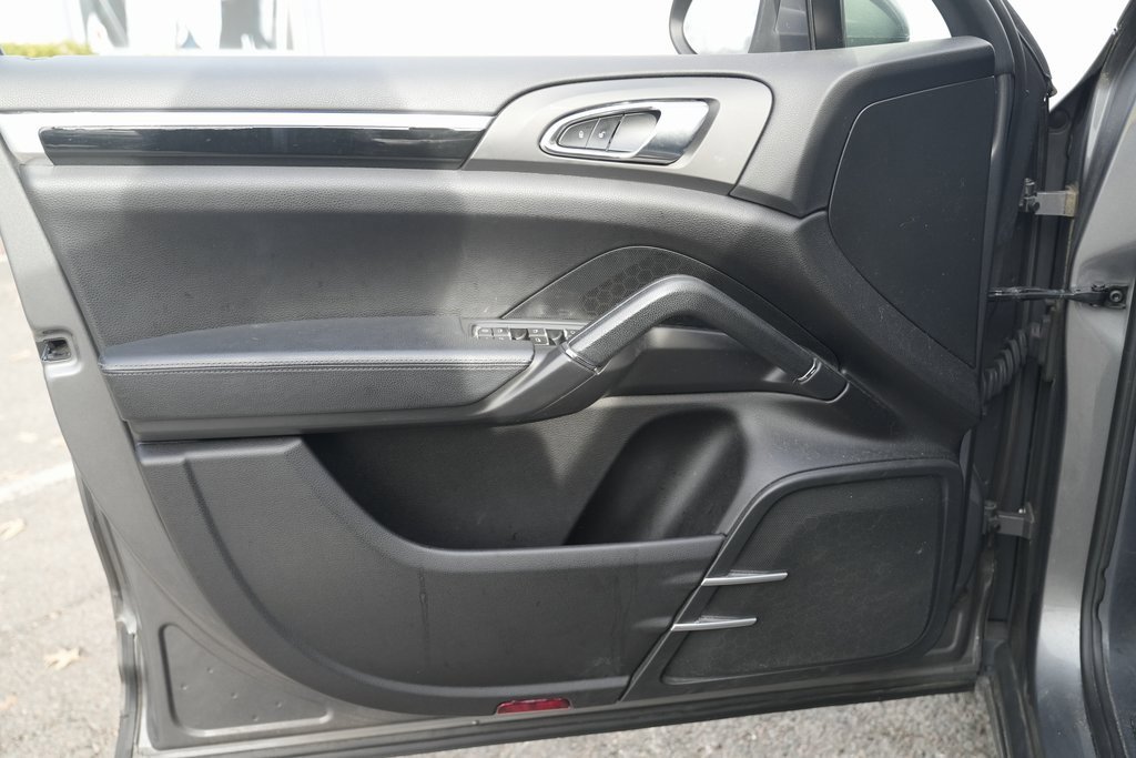 Used 2012 Porsche Cayenne image 25