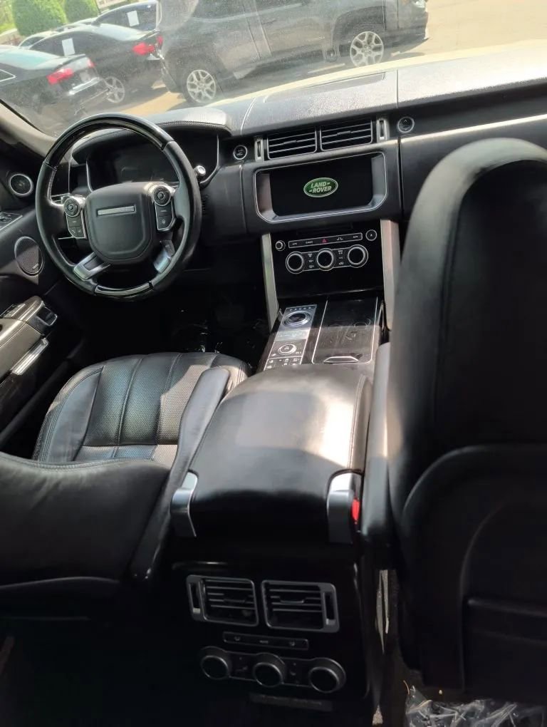 Used 2017 Land Rover Range Rover HSE AWD/4WD image 16