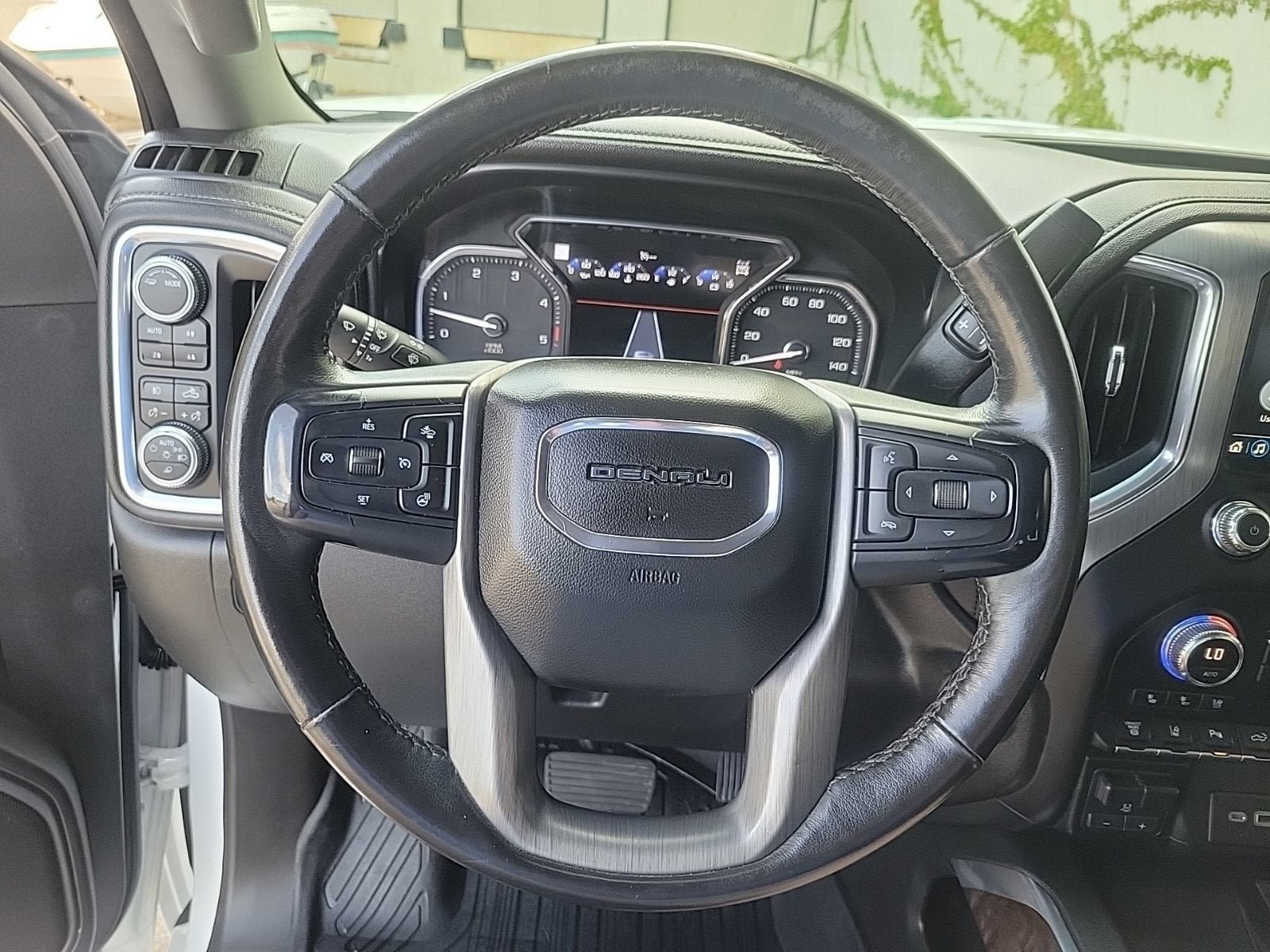 Used 2021 GMC Sierra 3500 Denali w/ Denali Ultimate Package AWD/4WD image 24