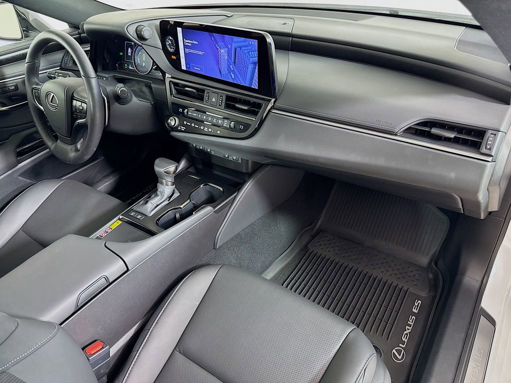 Used 2025 Lexus ES 300h w/ Premium Package image 30
