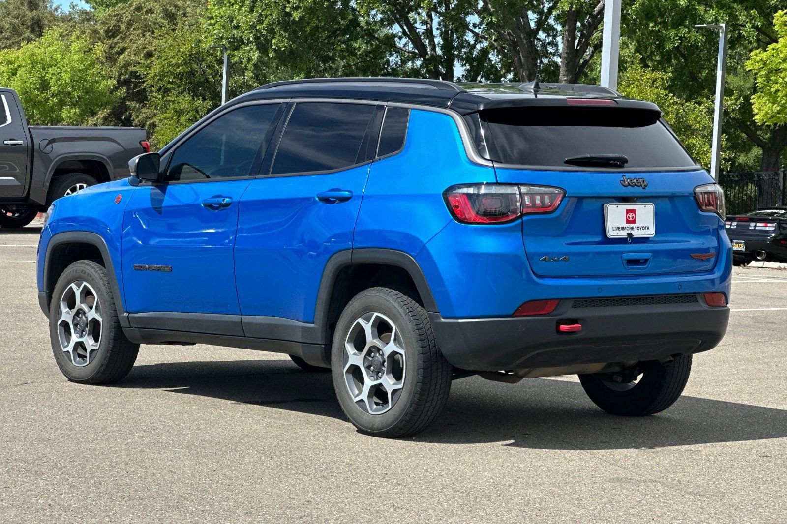 Used 2022 Jeep Compass Trailhawk image 6