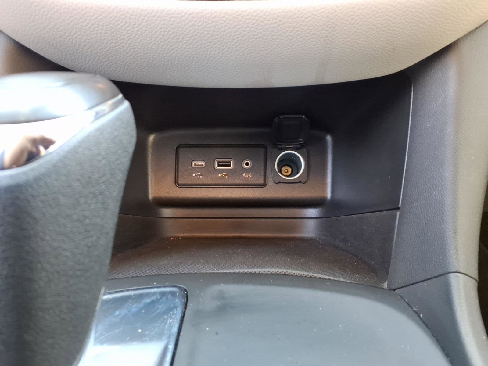 Used 2021 Chevrolet Equinox LS image 14