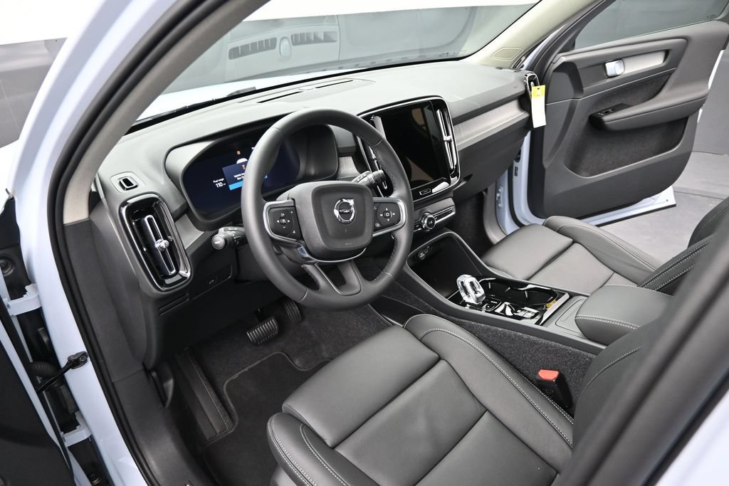 New 2026 Volvo XC40 B5 Plus w/ Climate Package AWD/4WD image 12
