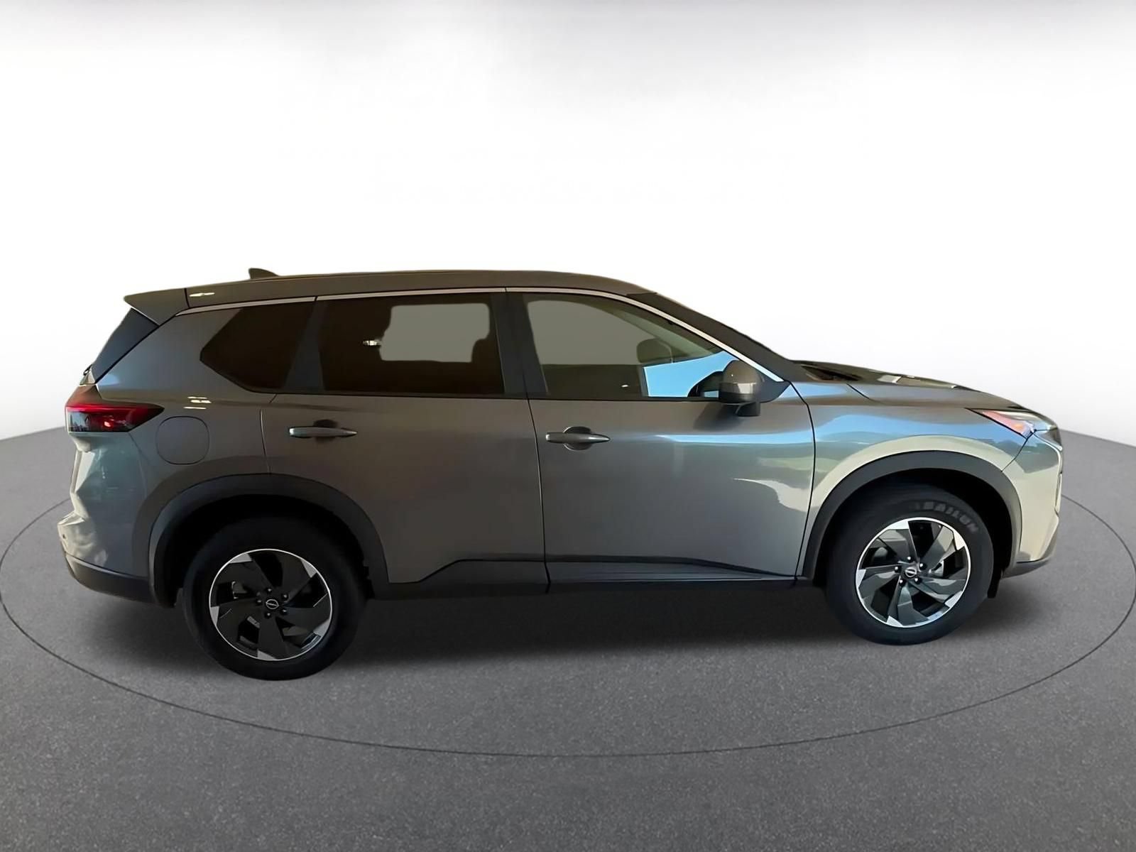 Used 2025 Nissan Rogue SV AWD/4WD image 15