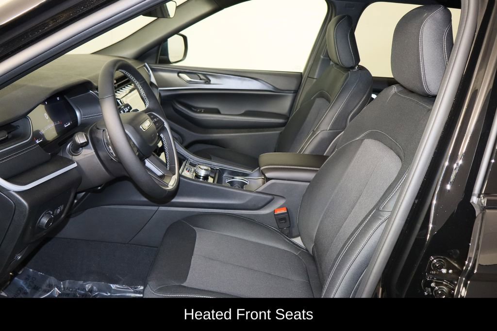 New 2025 Jeep Grand Cherokee Laredo image 15