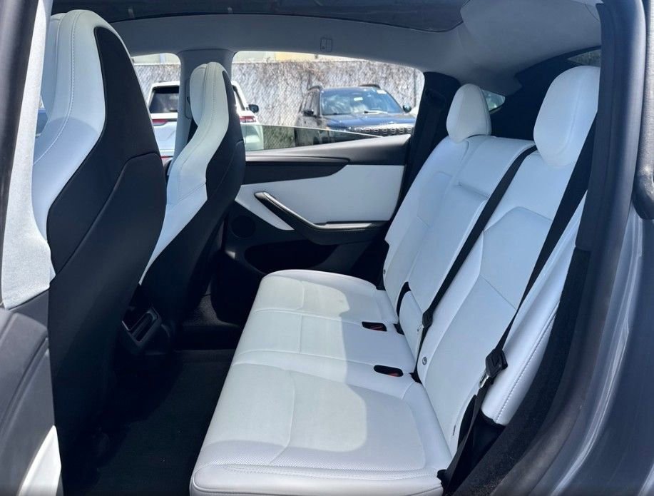 Used 2026 Tesla Model Y Performance image 10