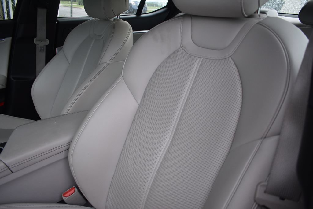 Used 2025 Genesis G70 2.5T AWD/4WD image 11