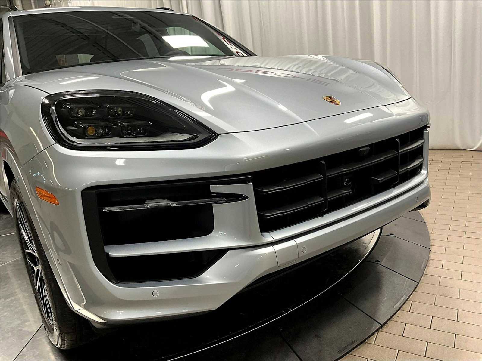 New 2026 Porsche Cayenne image 32