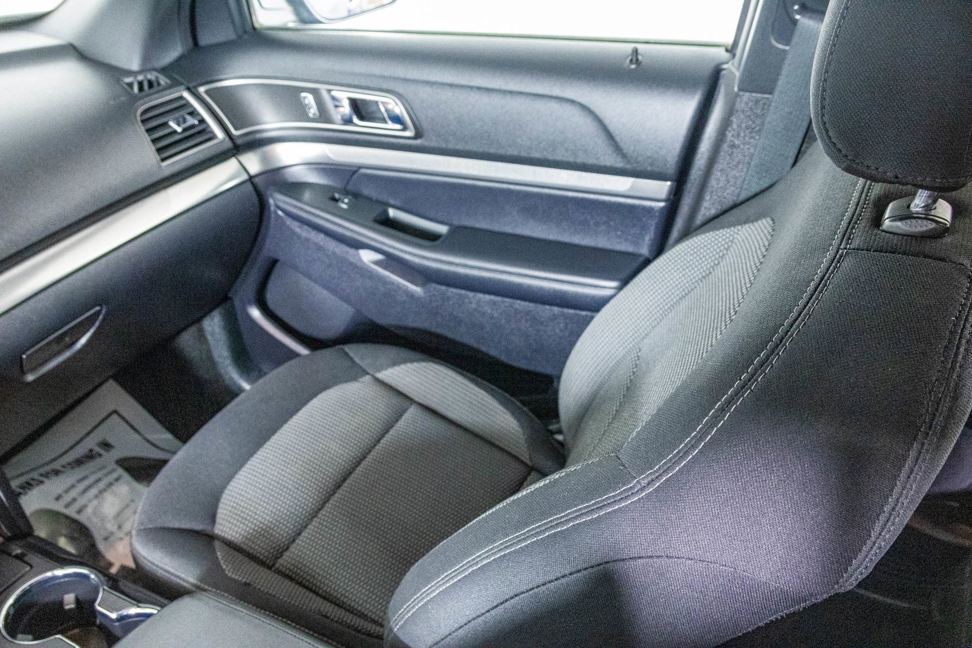 Used 2019 Ford Explorer XLT image 35