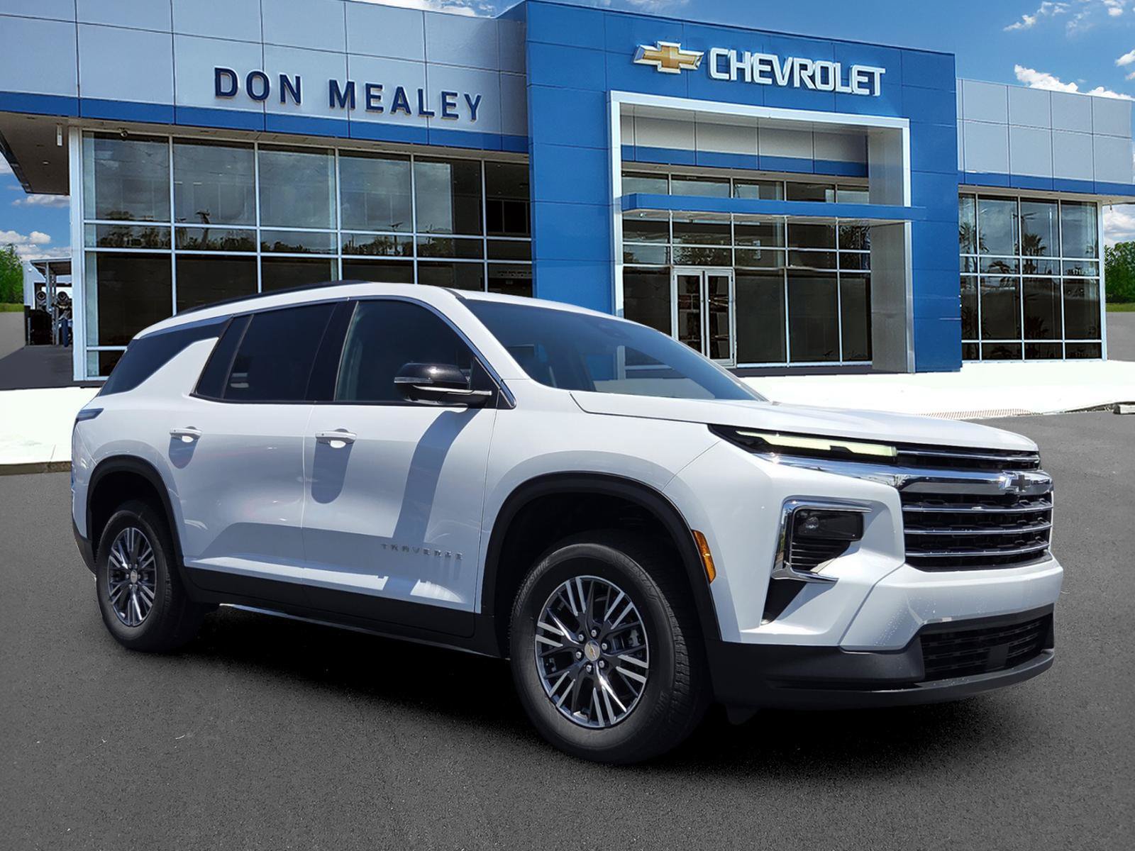 New 2026 Chevrolet Traverse LT w/ Driver Confidence Package AWD/4WD image 1
