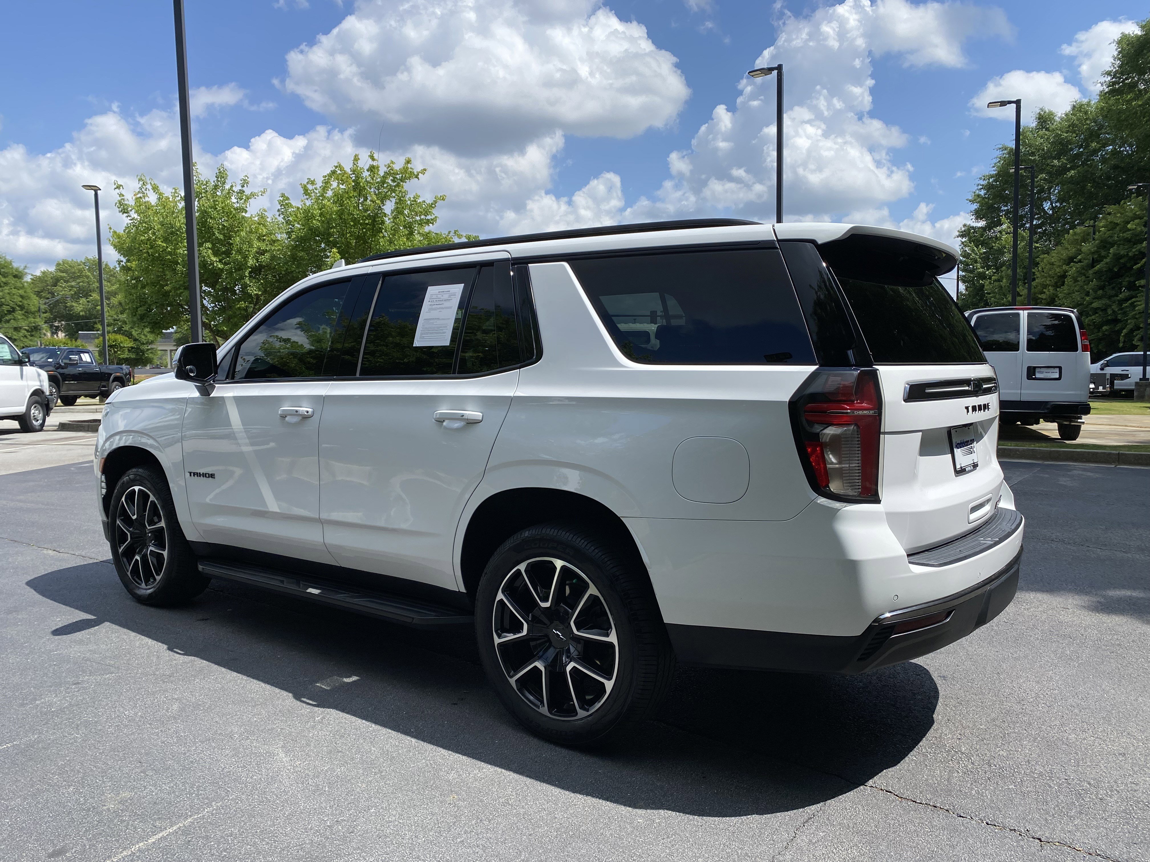 Used 2022 Chevrolet Tahoe RST w/ Luxury Package AWD/4WD image 7