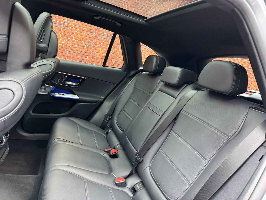 Used 2026 Mercedes-Benz GLC 300 4MATIC image 23