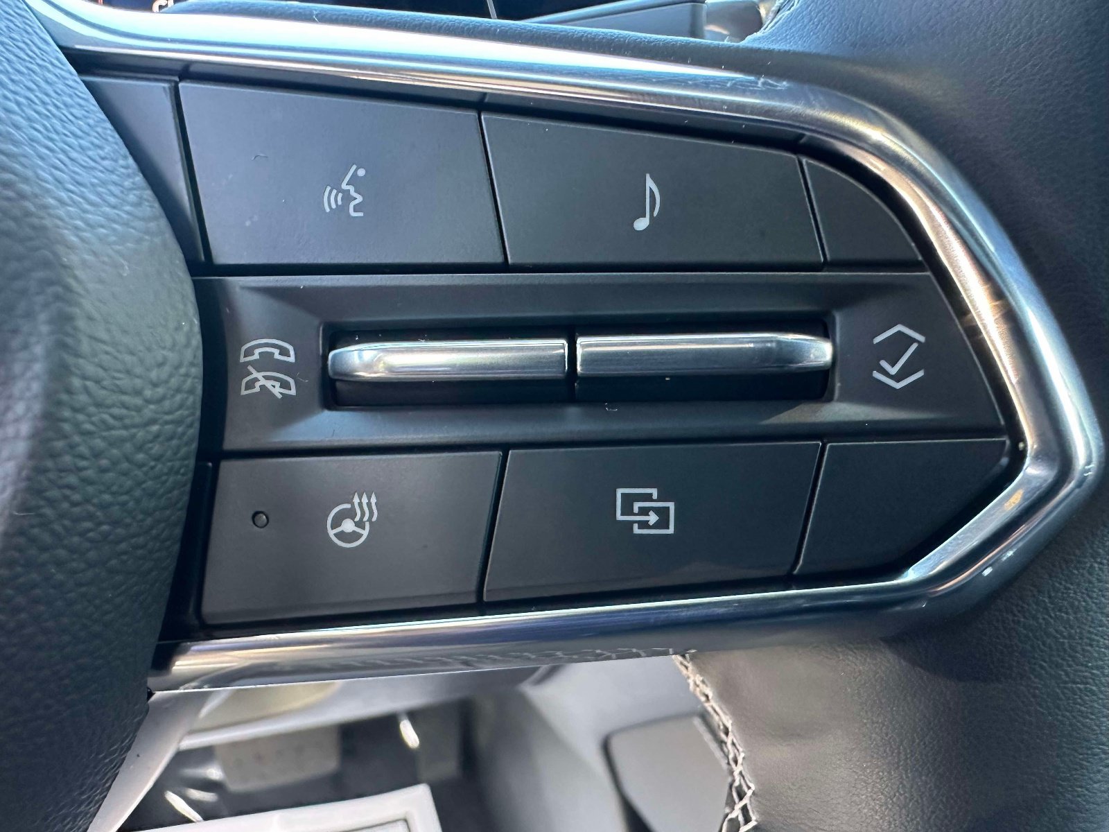 Used 2026 Chevrolet Traverse LT w/ Sun and Wheel Package AWD/4WD image 16