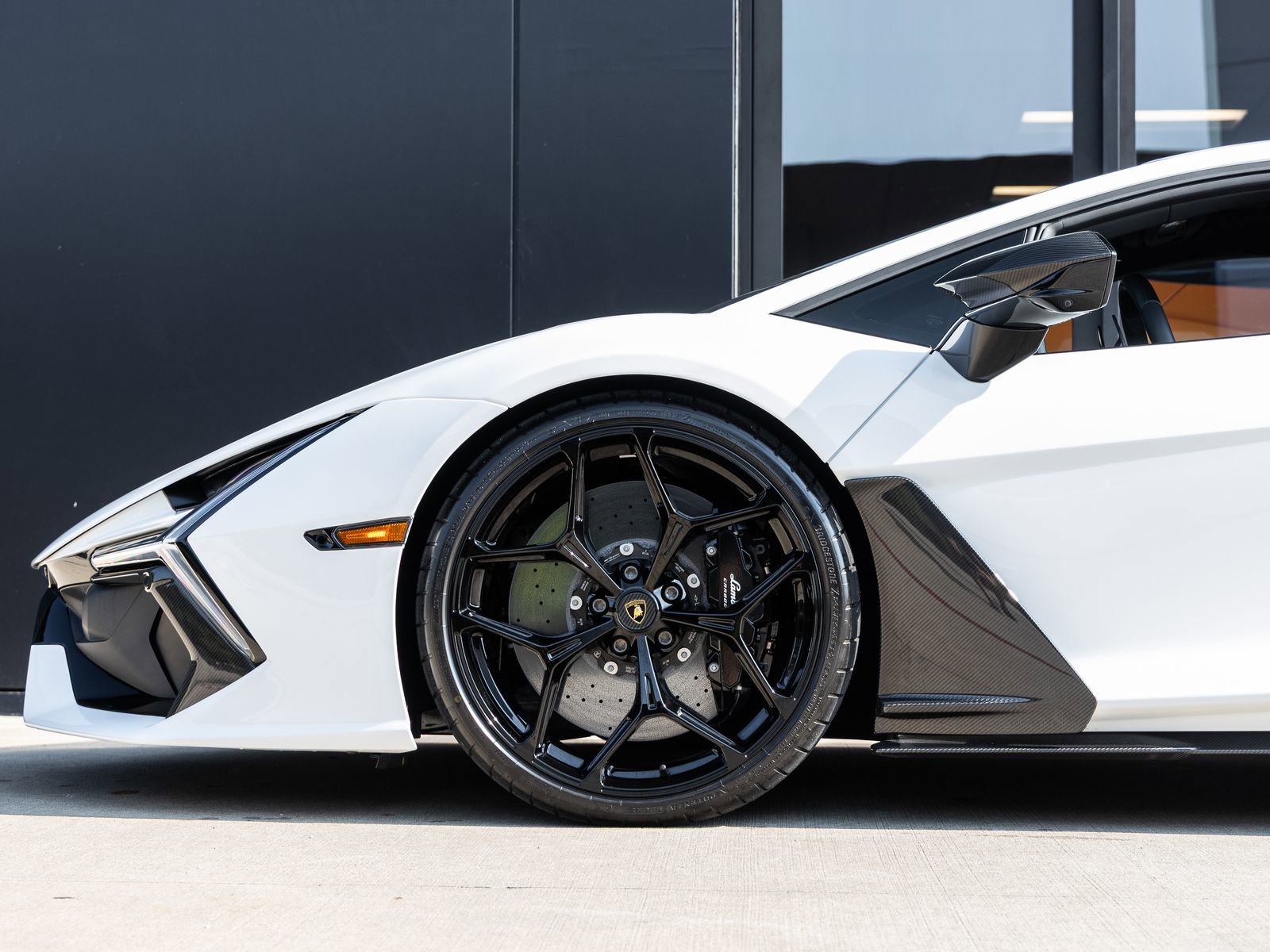 Used 2024 Lamborghini Revuelto AWD/4WD image 12