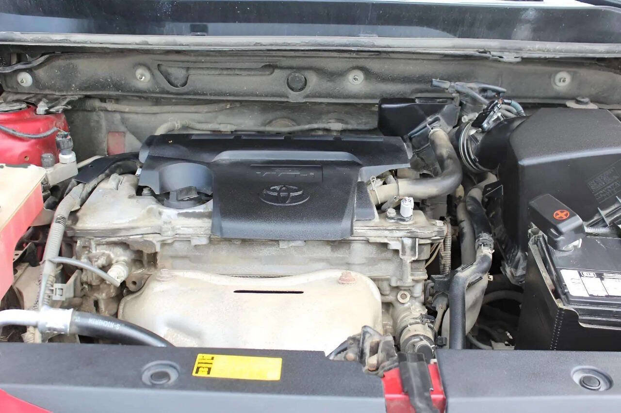 Used 2015 Toyota RAV4 XLE image 23