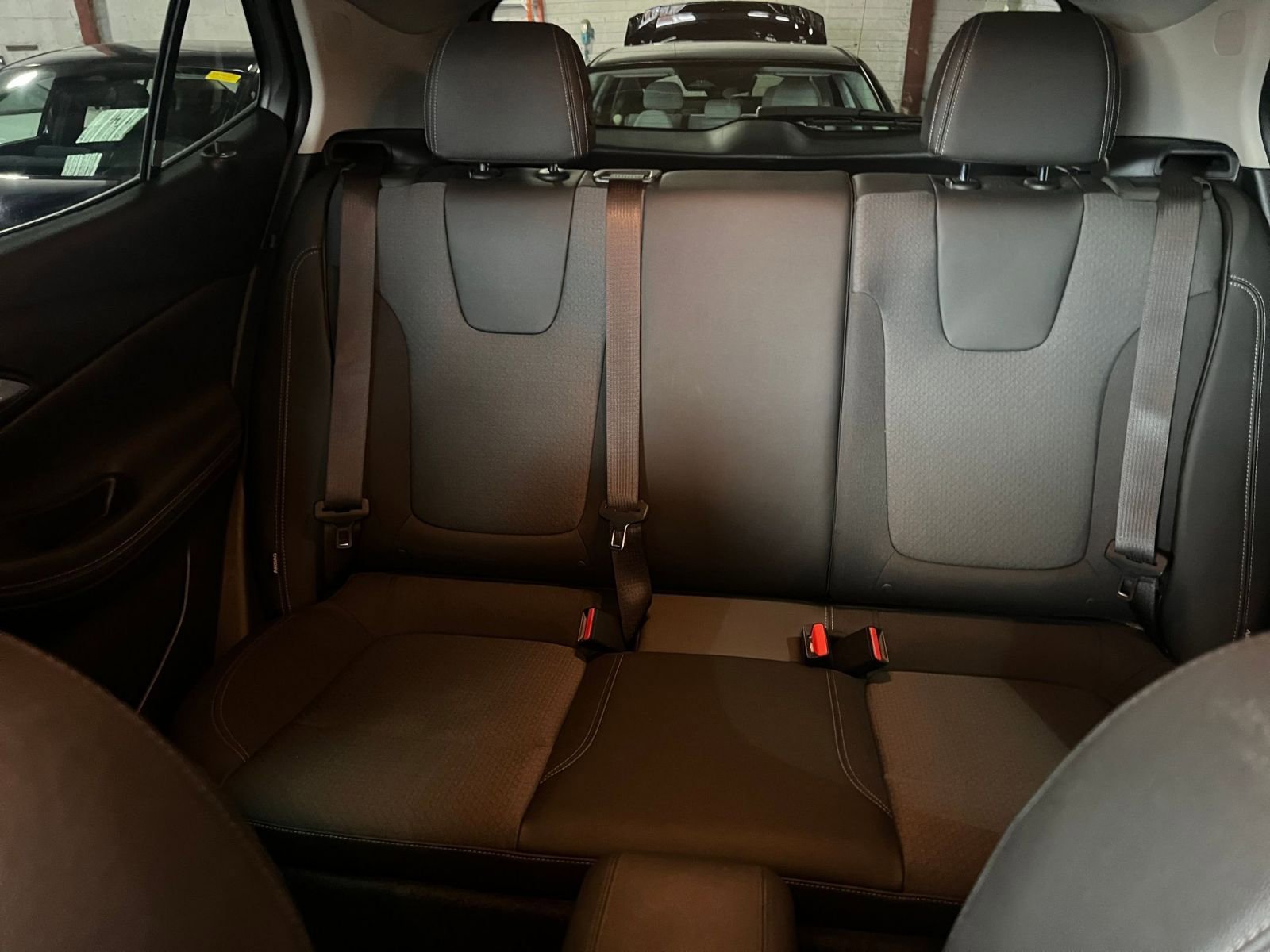 Used 2025 Buick Encore GX Preferred image 36