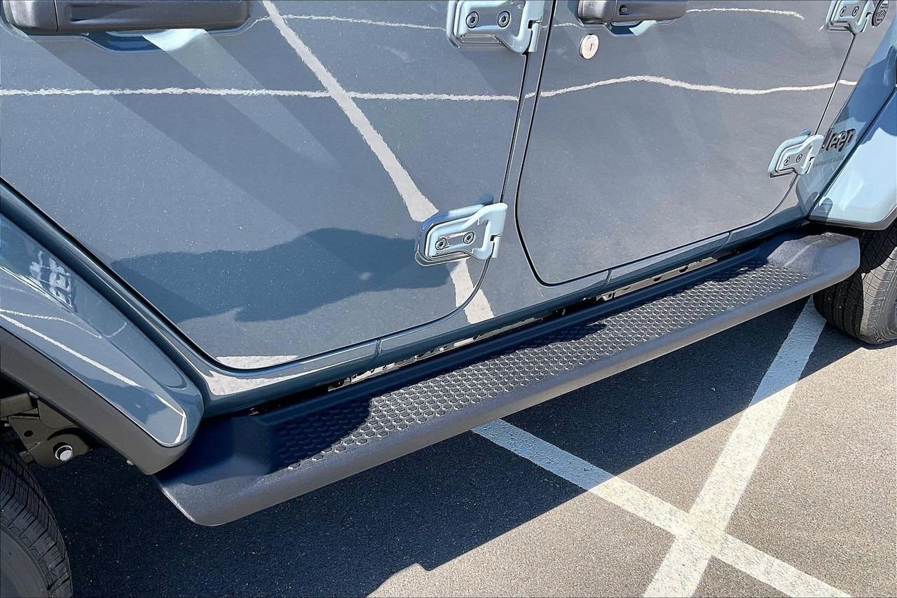 New 2026 Jeep Wrangler Sahara AWD/4WD image 10